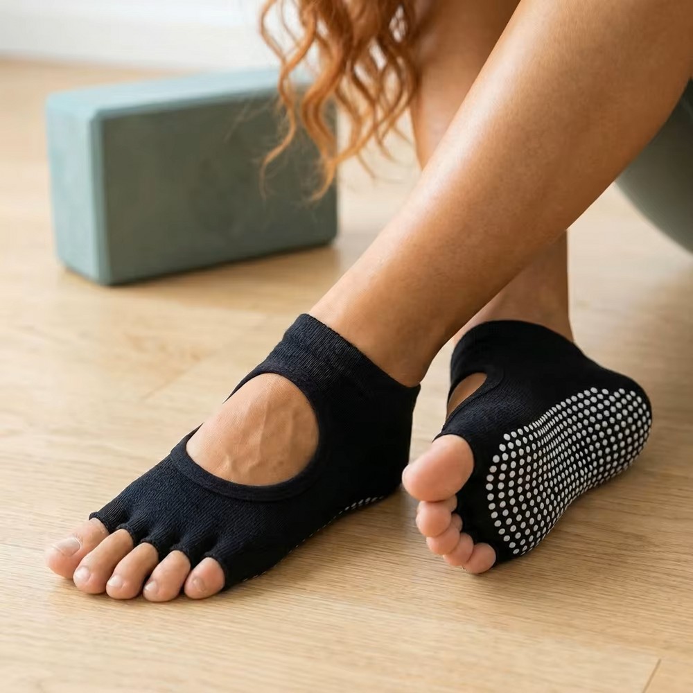 Sırtı Açık Beş Parmaklı Yoga Ç - Pilates And Yoga Studio incelemesi ve fiyatı